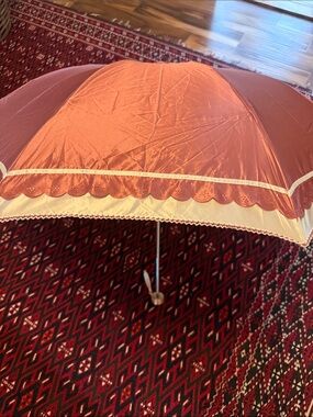Brand New Vintage Pink Lace-Trim Parasol 
Original China ,